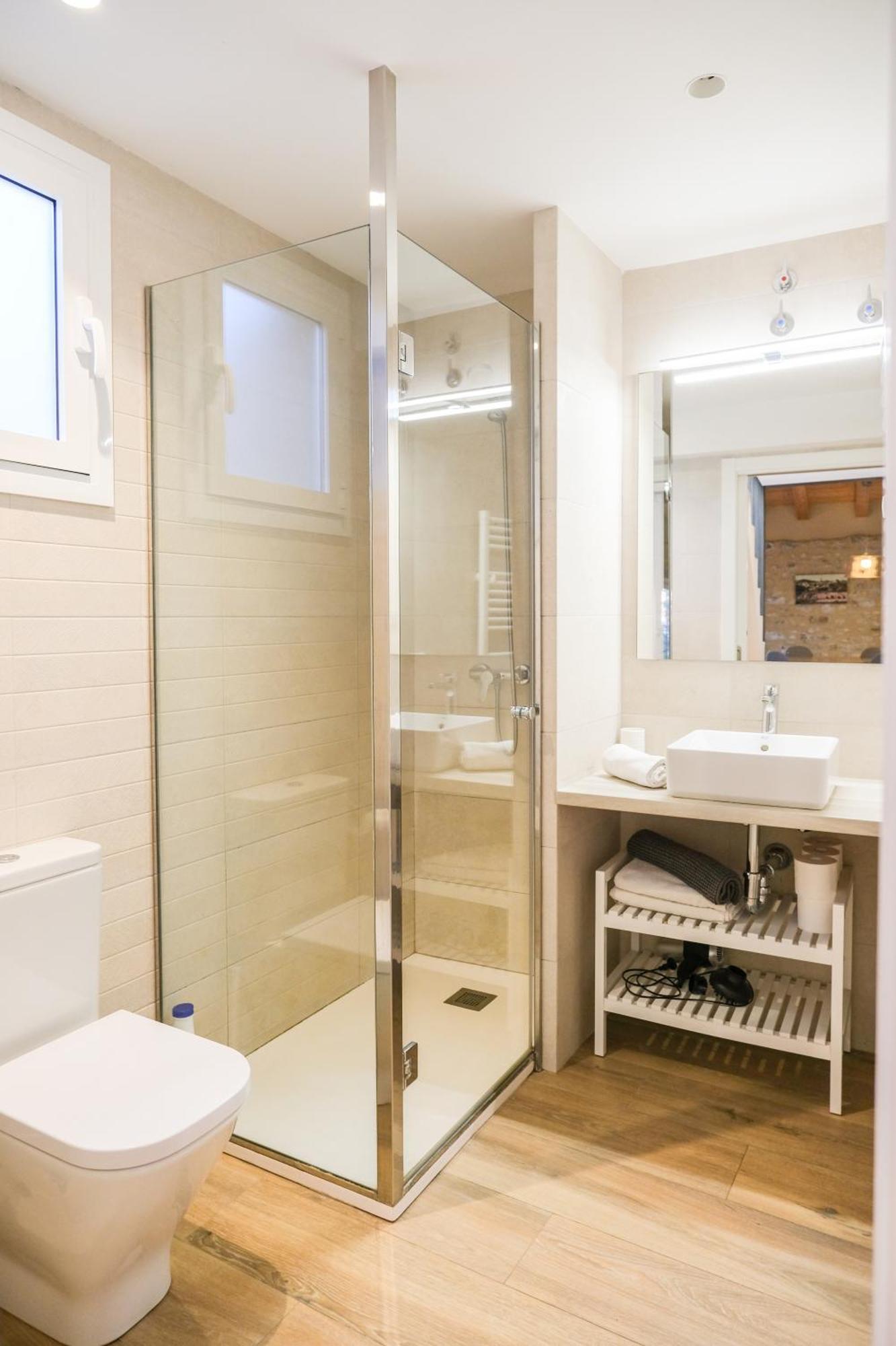 Ganganell Atic Apartamento Con Terraza En 베살루 외부 사진