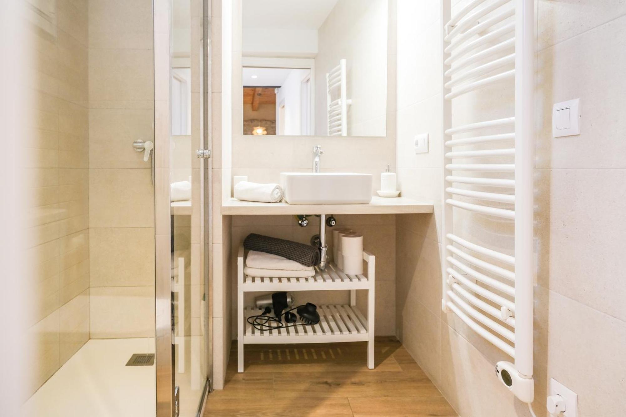 Ganganell Atic Apartamento Con Terraza En 베살루 외부 사진