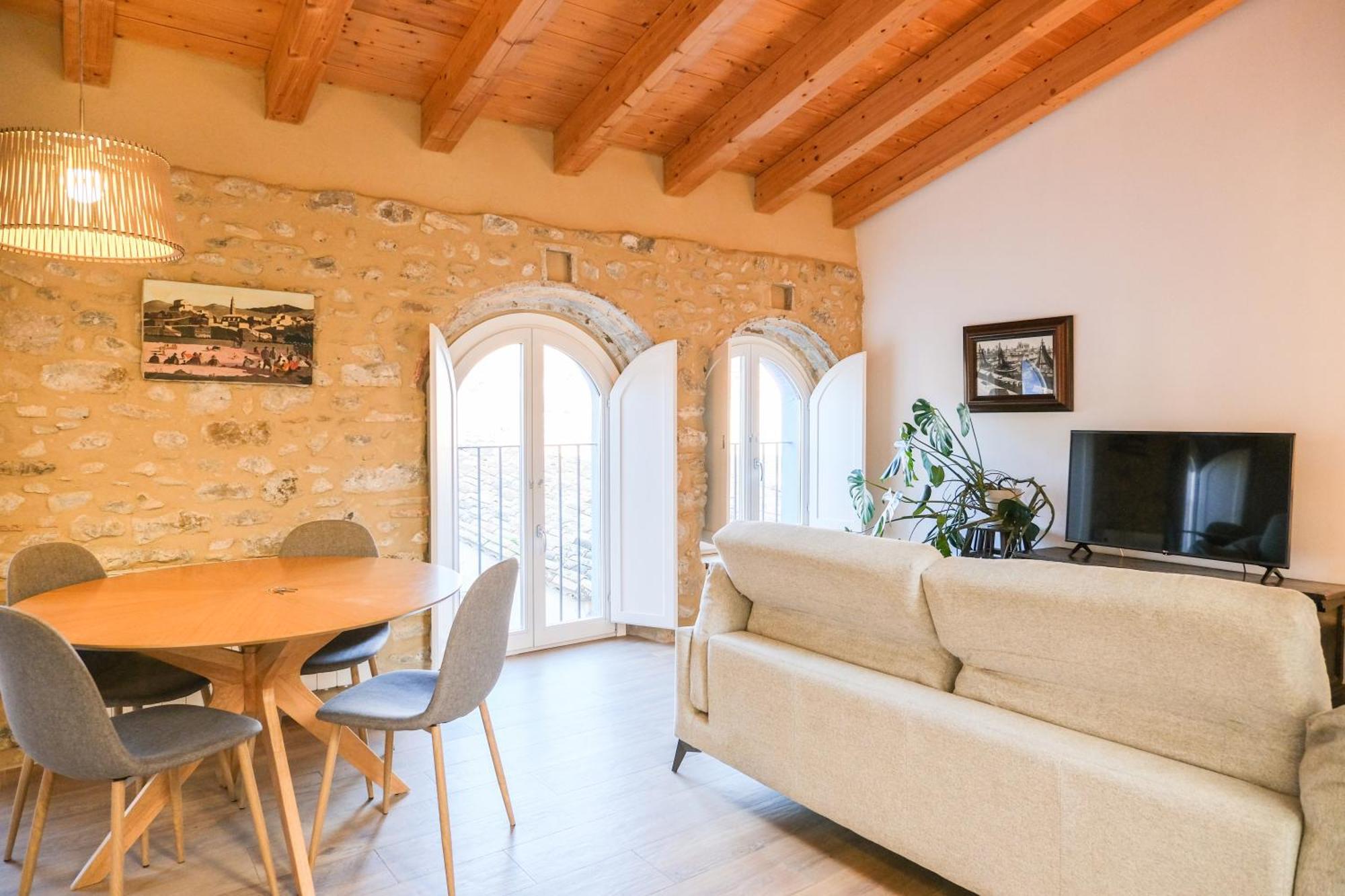Ganganell Atic Apartamento Con Terraza En 베살루 외부 사진