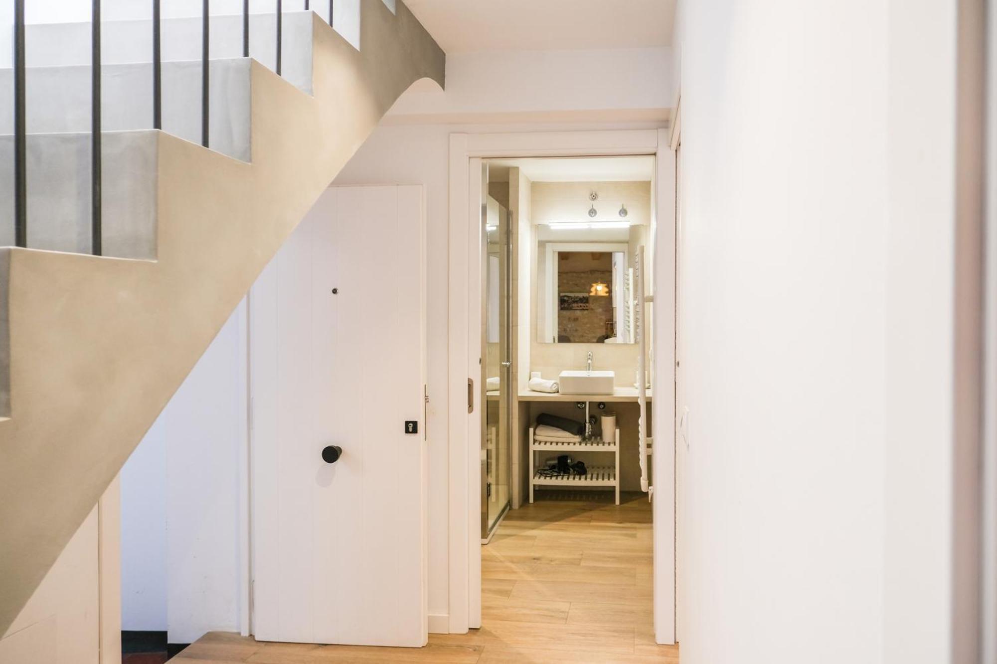 Ganganell Atic Apartamento Con Terraza En 베살루 외부 사진