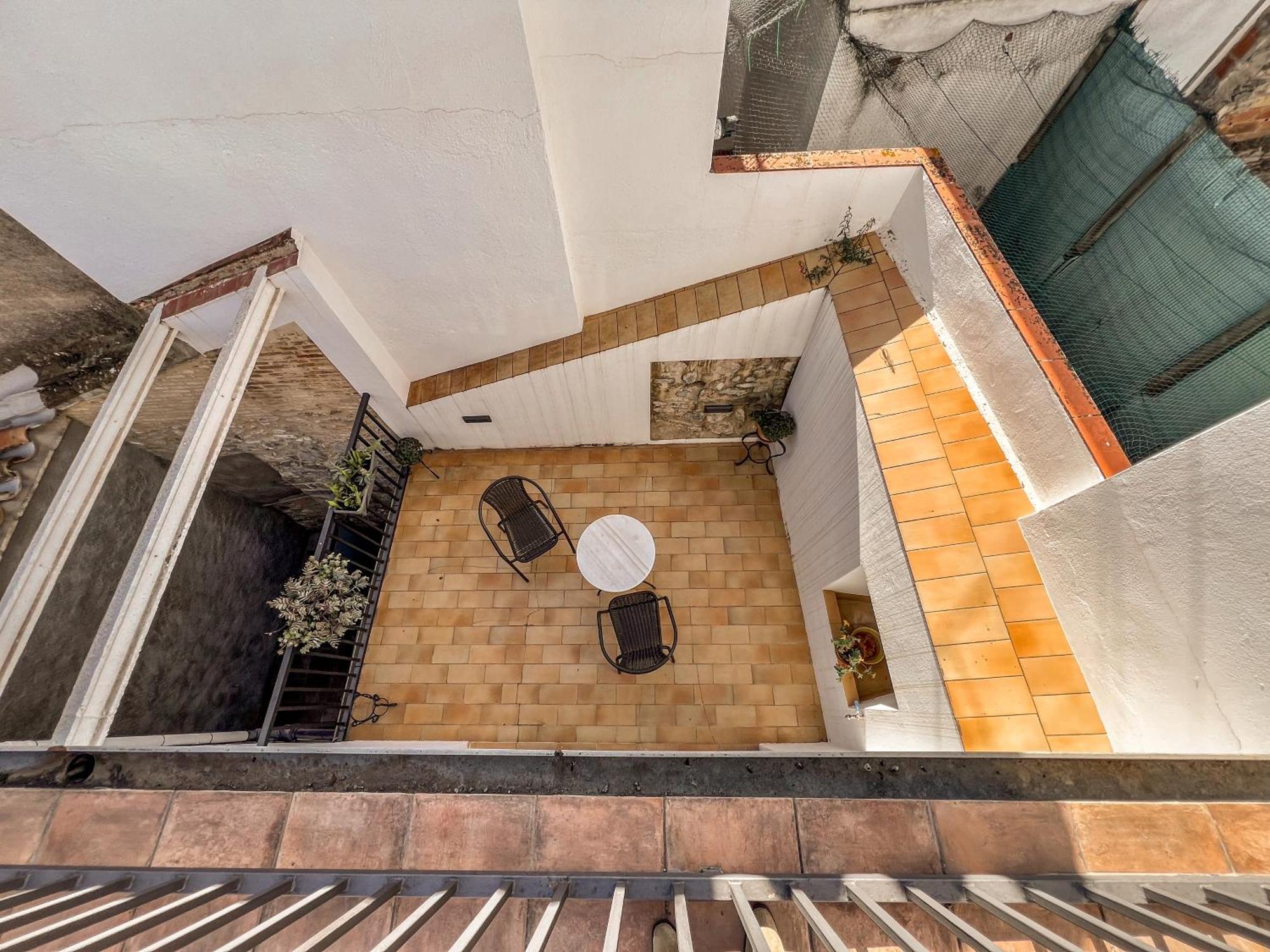 Ganganell Atic Apartamento Con Terraza En 베살루 외부 사진